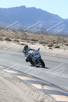 media/Dec-01-2025-Moto Forza (Mon) [[2daa91e15f]]/3-Beginner Group/Session 3 (Turn 16 Inside)/